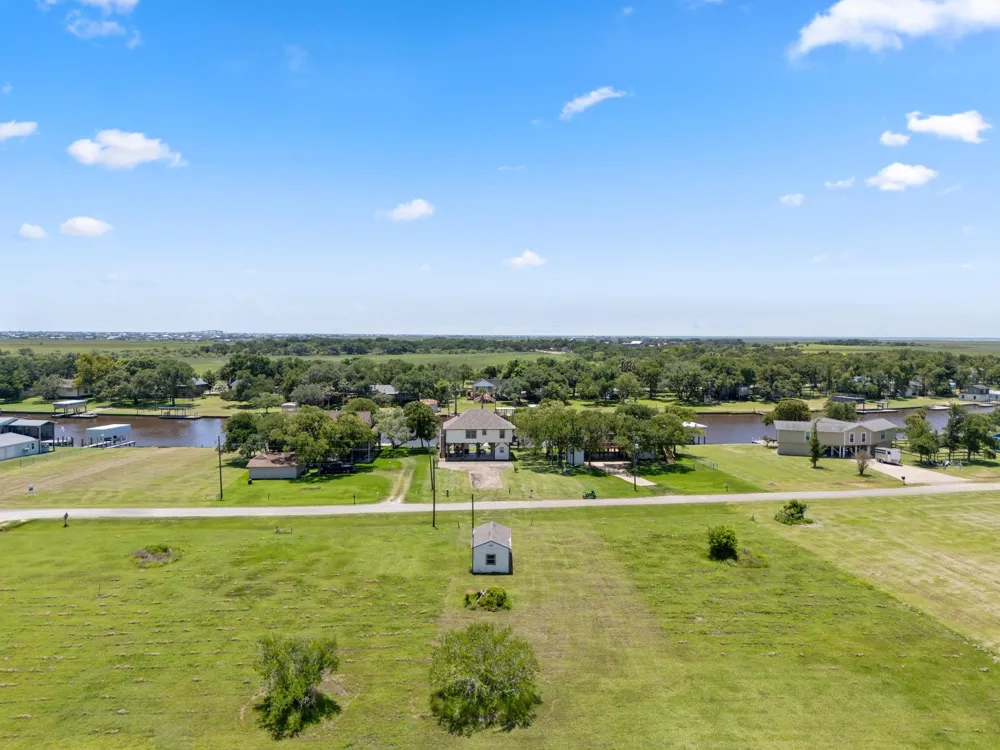 2777 Cr 291 Red Bend Road Sargent, TX 77414