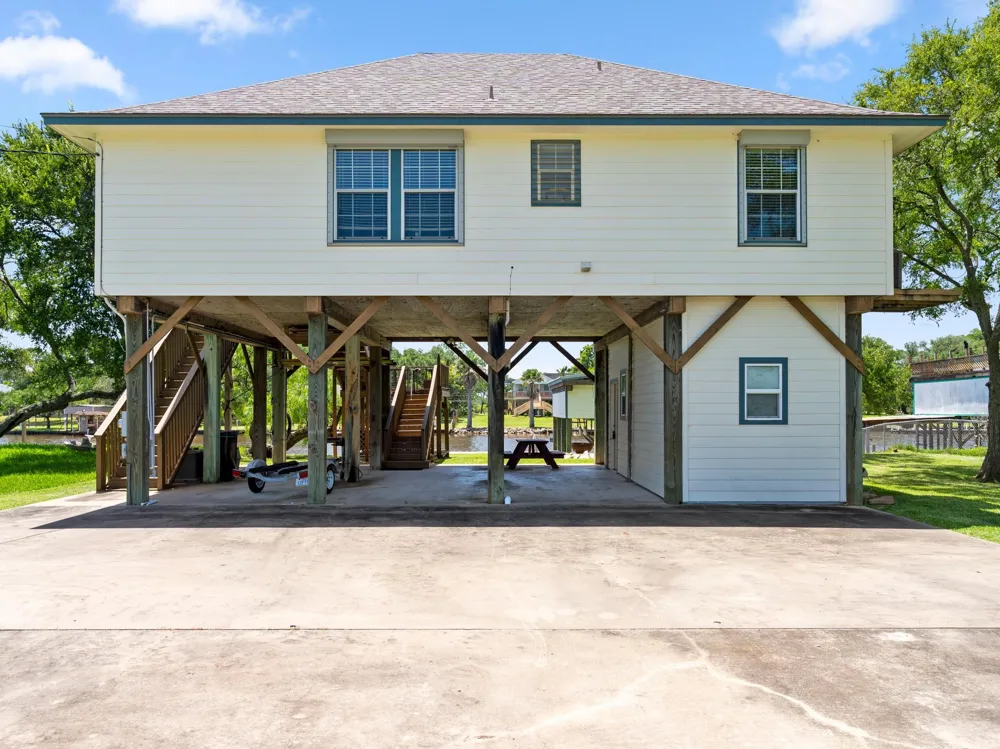 2777 Cr 291 Red Bend Road Sargent, TX 77414