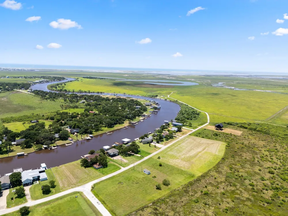 2777 Cr 291 Red Bend Road Sargent, TX 77414