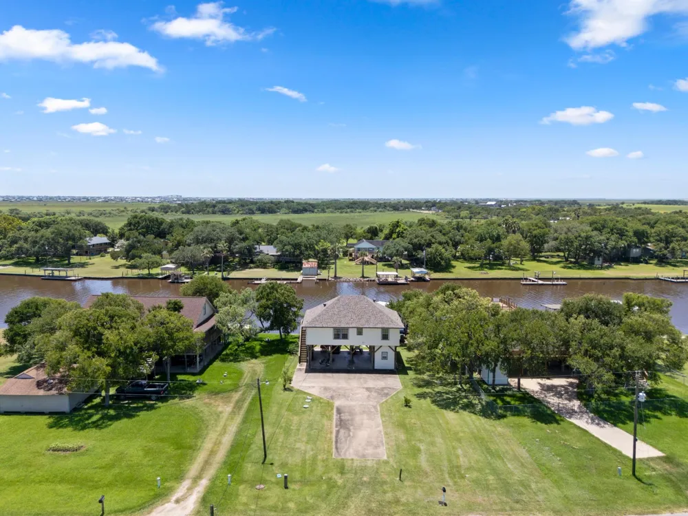 2777 Cr 291 Red Bend Road Sargent, TX 77414