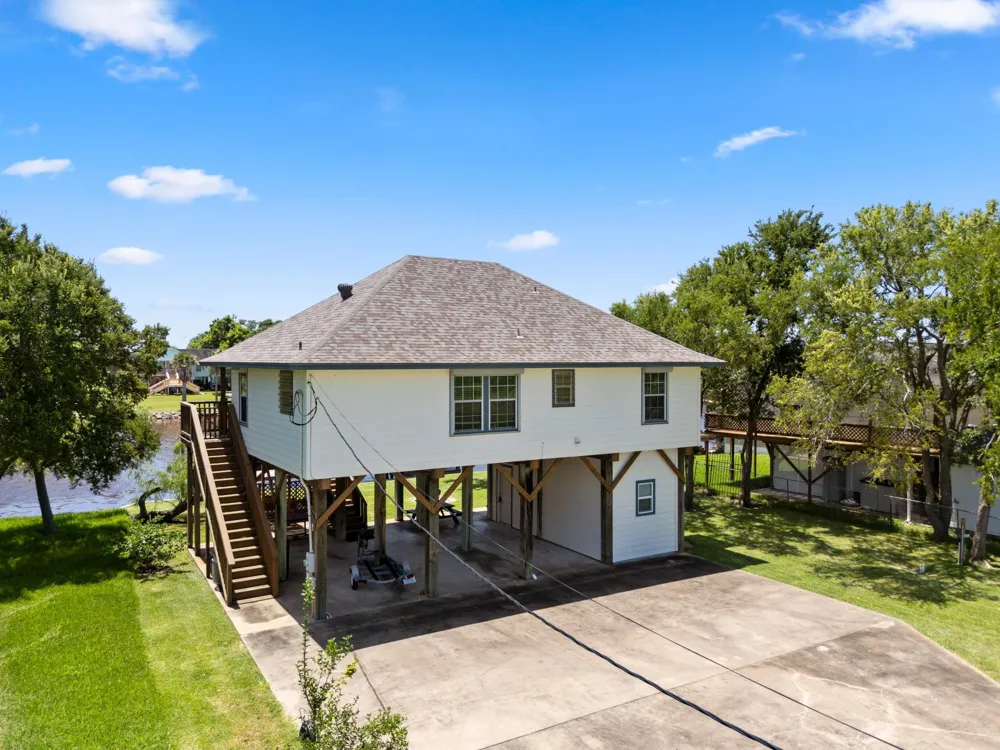 2777 Cr 291 Red Bend Road Sargent, TX 77414