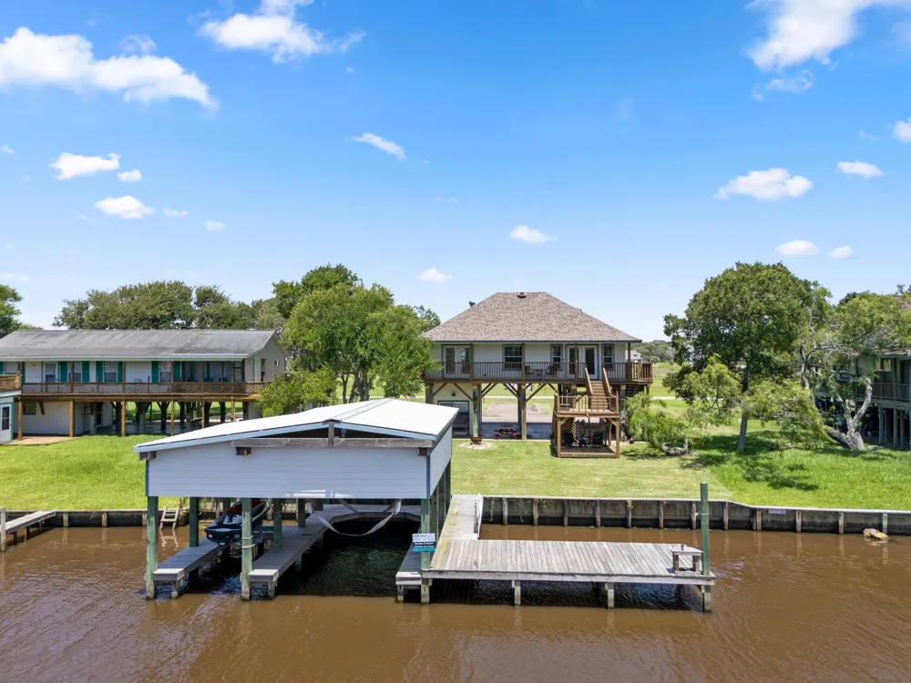 2777 Cr 291 Red Bend Road Sargent, TX 77414