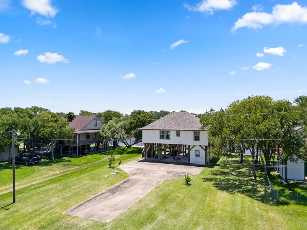 2777 Cr 291 Red Bend Road Sargent, TX 77414