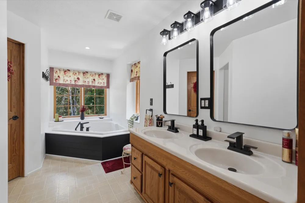 10525 Antcliff Brooklyn, MI 49230