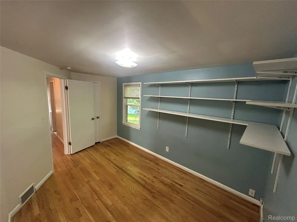 3364 Elder Road West Bloomfield Charter Township, MI 48324