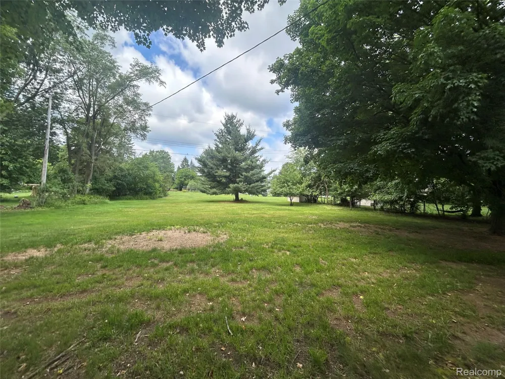 3364 Elder Road West Bloomfield Charter Township, MI 48324