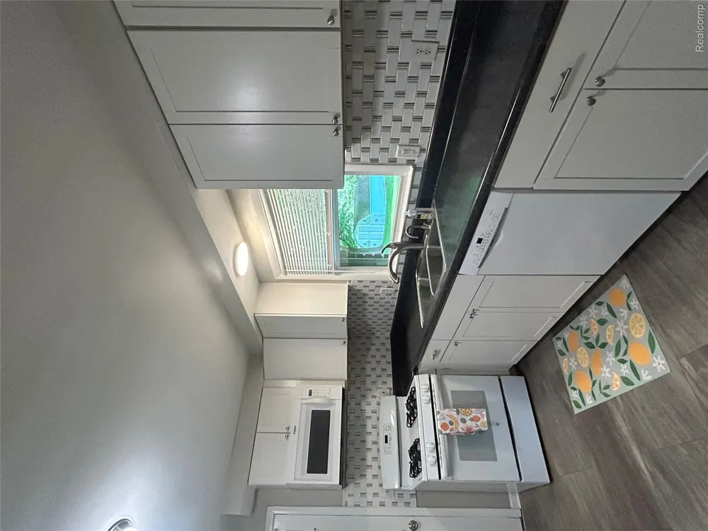 3364 Elder Road West Bloomfield Charter Township, MI 48324