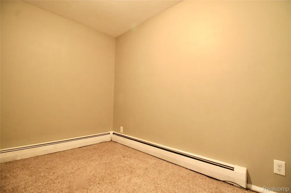 3515 Lahring Fenton City, MI 48451