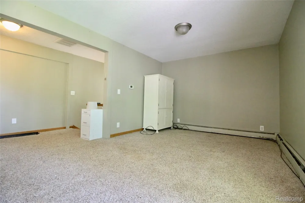3515 Lahring Fenton City, MI 48451