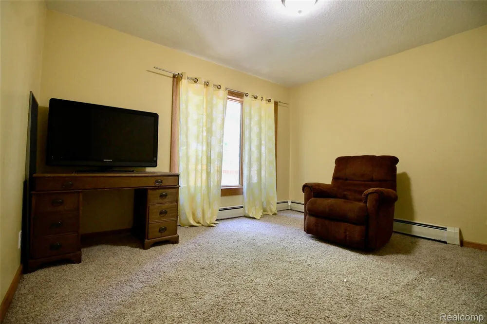 3515 Lahring Fenton City, MI 48451