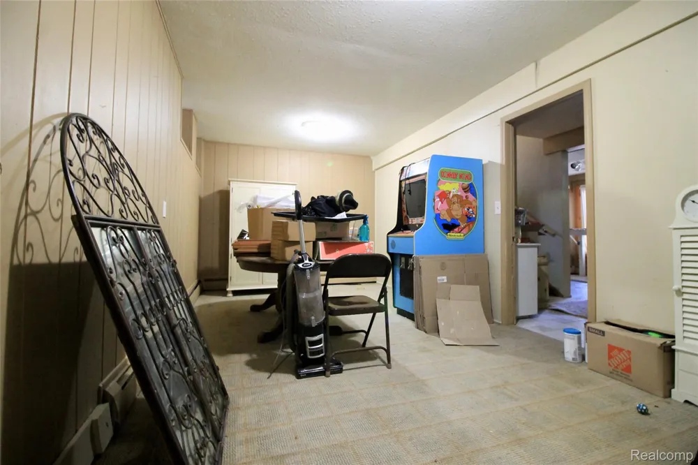 3515 Lahring Fenton City, MI 48451