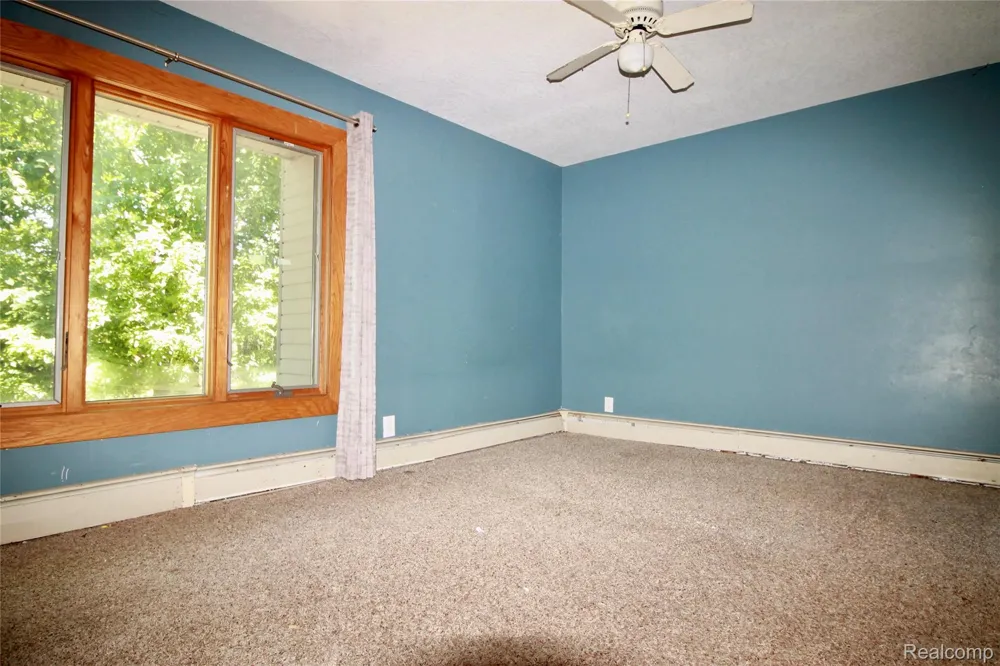3515 Lahring Fenton City, MI 48451