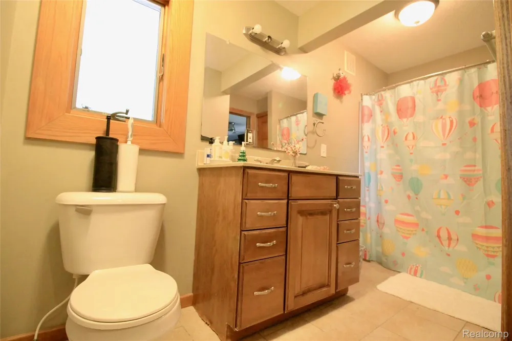 3515 Lahring Fenton City, MI 48451