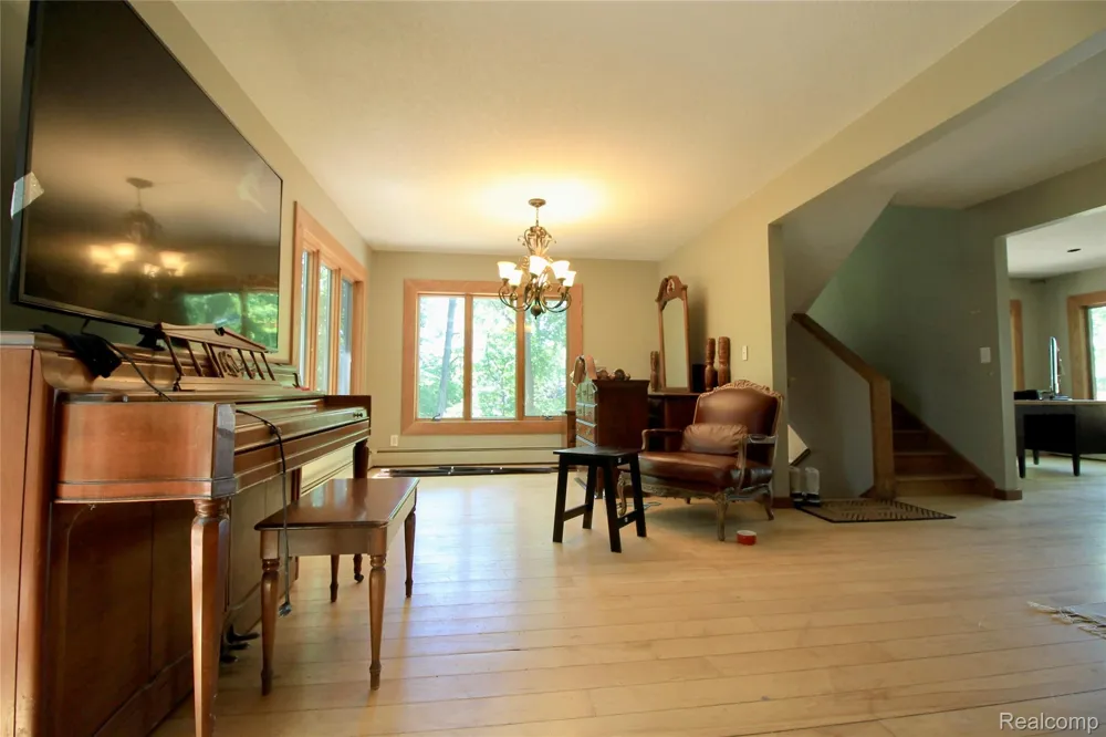 3515 Lahring Fenton City, MI 48451