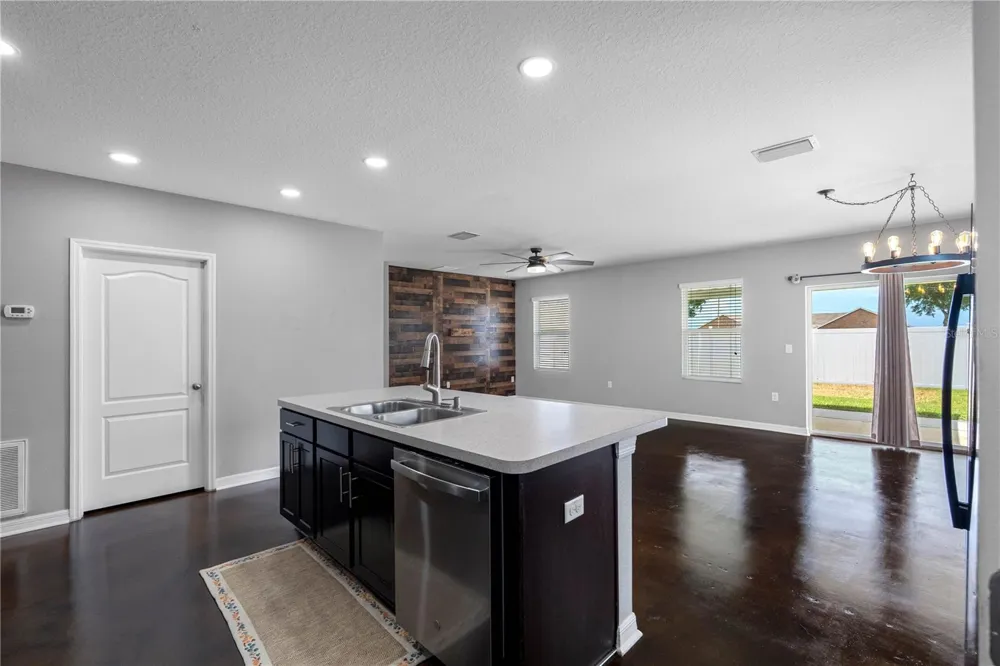 3518 SAN MOISE PLACE Plant City, FL 33567