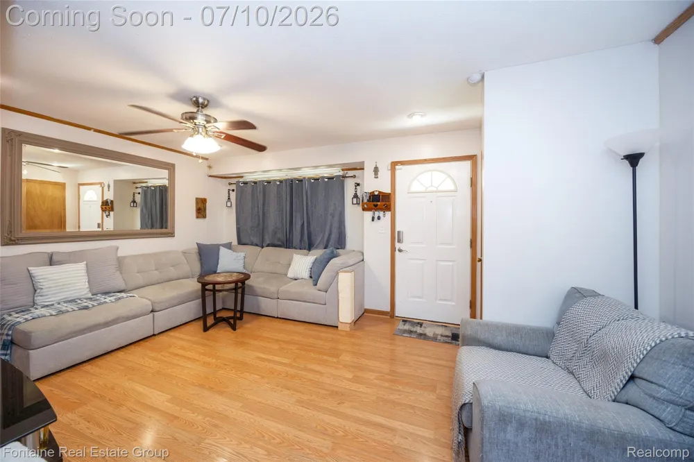 6053 John Daly Street Taylor City, MI 48180