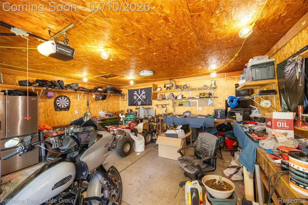 6053 John Daly Street Taylor City, MI 48180