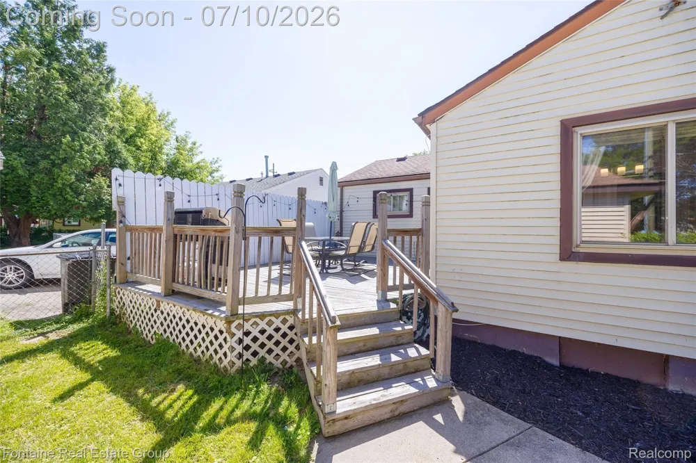 6053 John Daly Street Taylor City, MI 48180