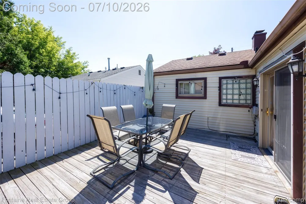 6053 John Daly Street Taylor City, MI 48180