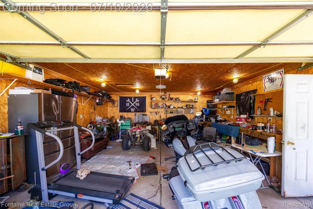6053 John Daly Street Taylor City, MI 48180