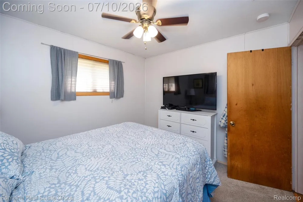6053 John Daly Street Taylor City, MI 48180