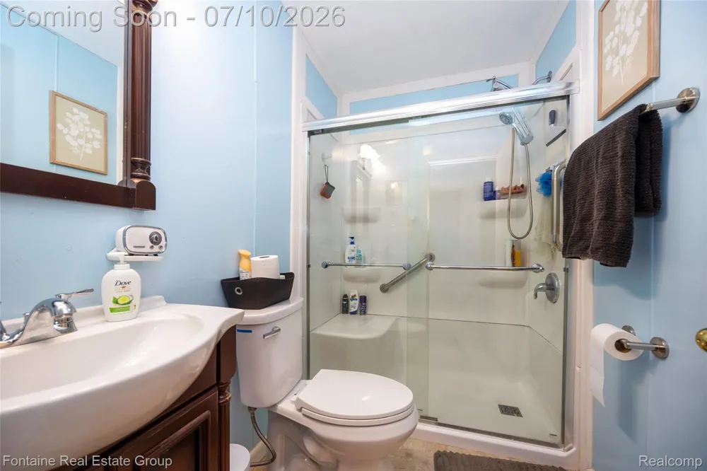 6053 John Daly Street Taylor City, MI 48180