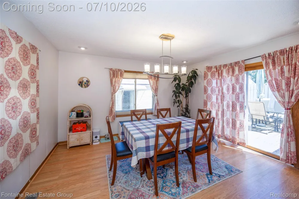 6053 John Daly Street Taylor City, MI 48180
