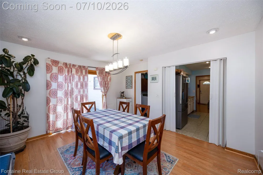 6053 John Daly Street Taylor City, MI 48180