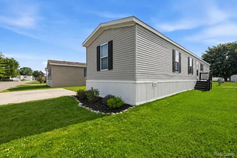 46545 Le Grande Boulevard #978