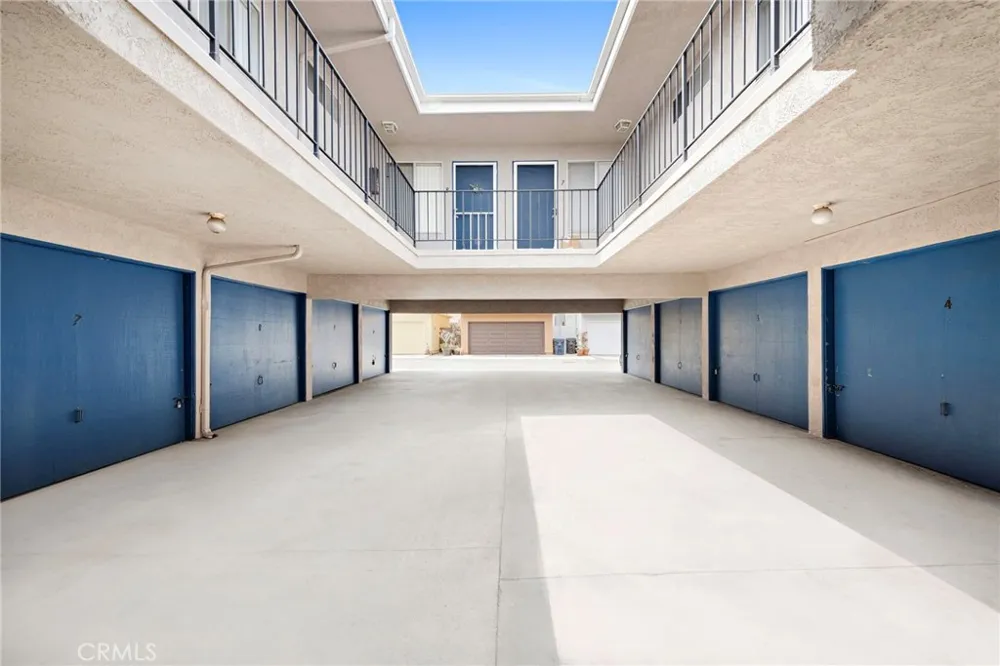 221 10th Street Huntington Beach, CA 92648