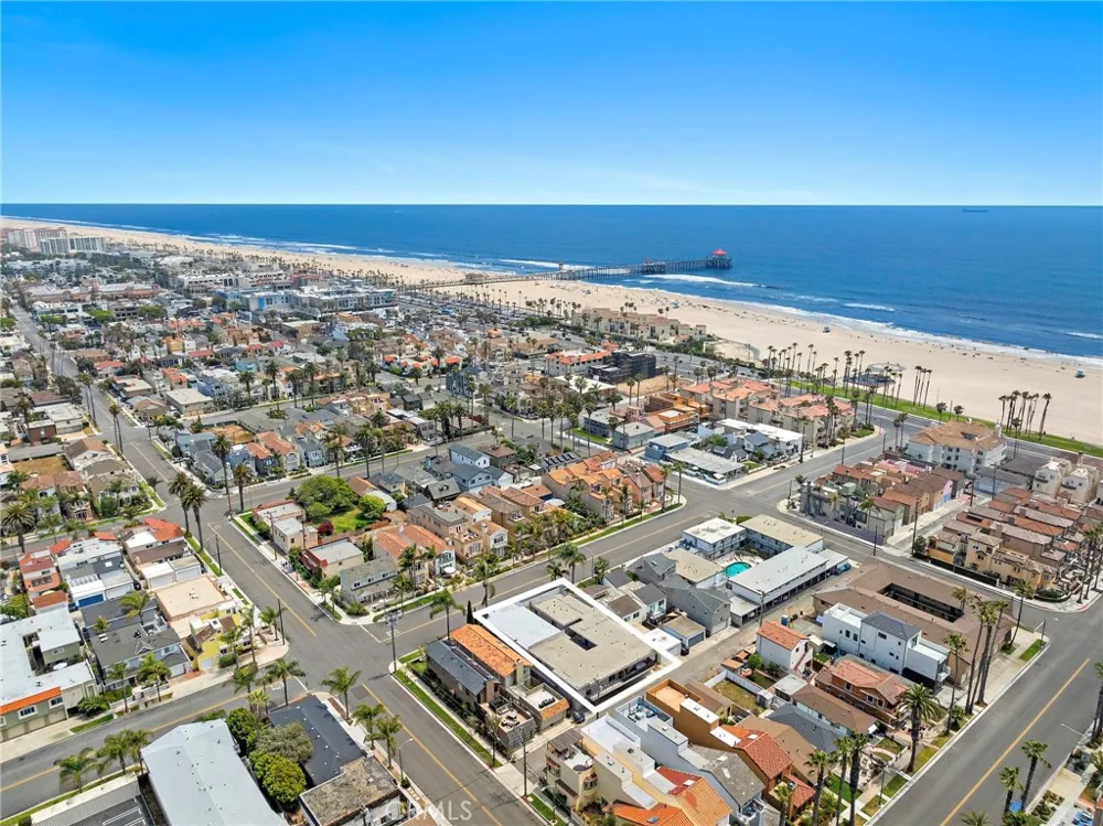 221 10th Street Huntington Beach, CA 92648