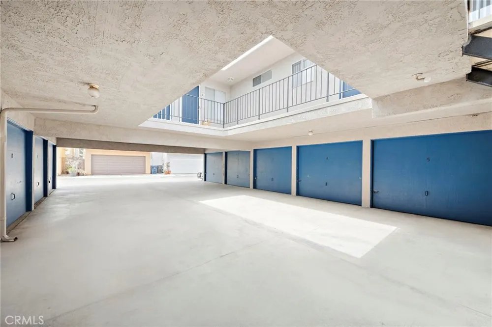 221 10th Street Huntington Beach, CA 92648