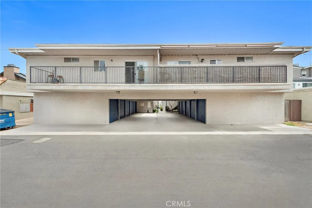 221 10th Street Huntington Beach, CA 92648