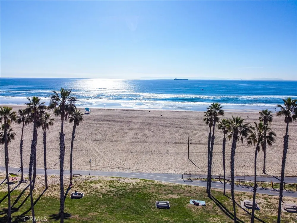 221 10th Street Huntington Beach, CA 92648