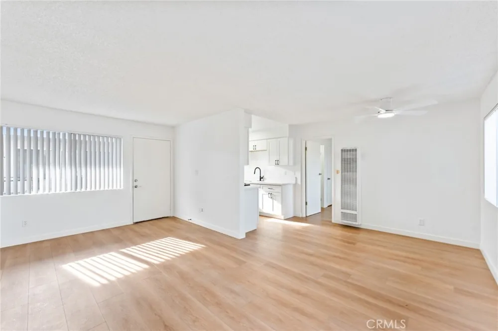 221 10th Street Huntington Beach, CA 92648