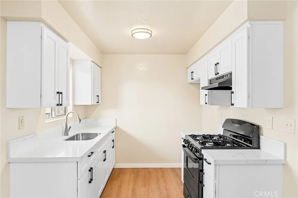 221 10th Street Huntington Beach, CA 92648