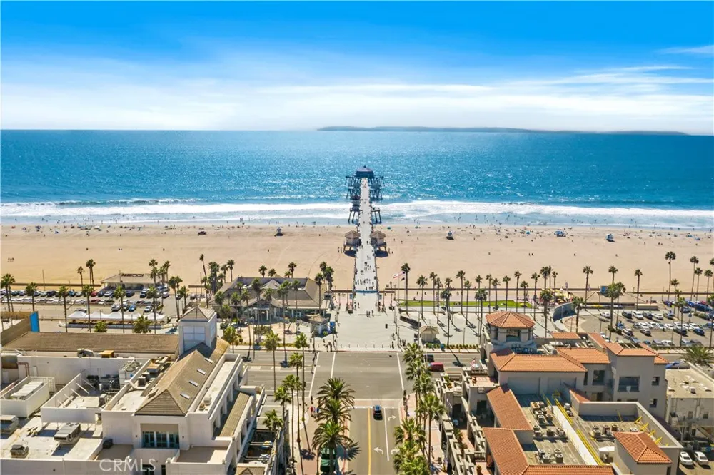 221 10th Street Huntington Beach, CA 92648