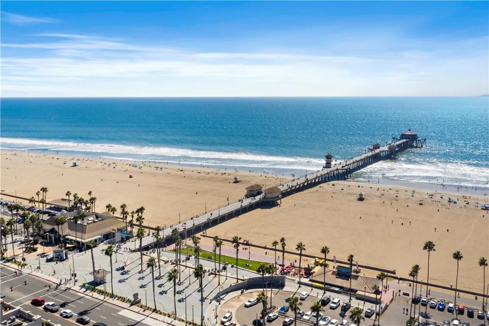 221 10th Street Huntington Beach, CA 92648