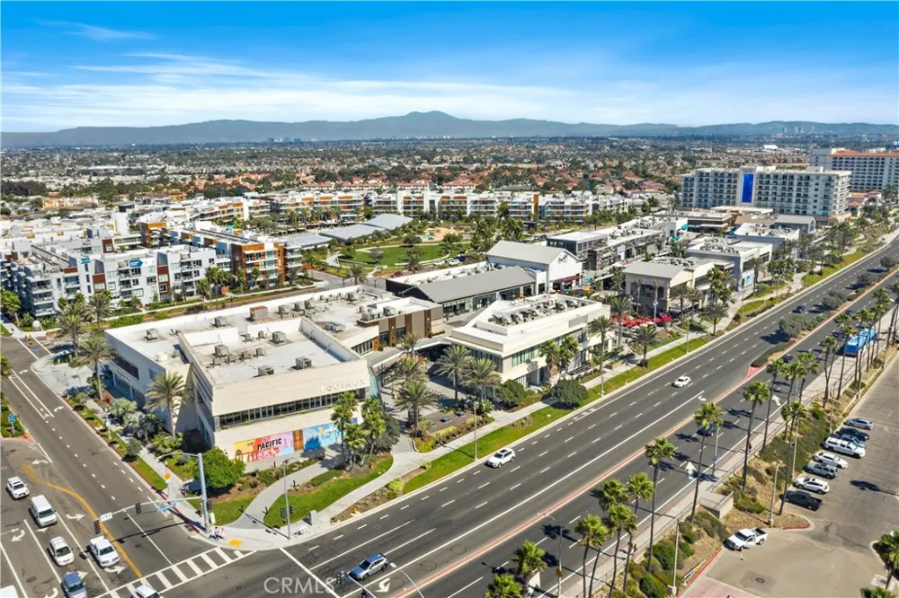 221 10th Street Huntington Beach, CA 92648