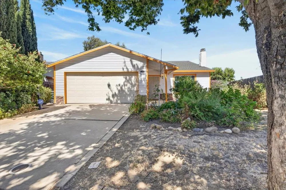 324 Barros Street Patterson, CA 95363