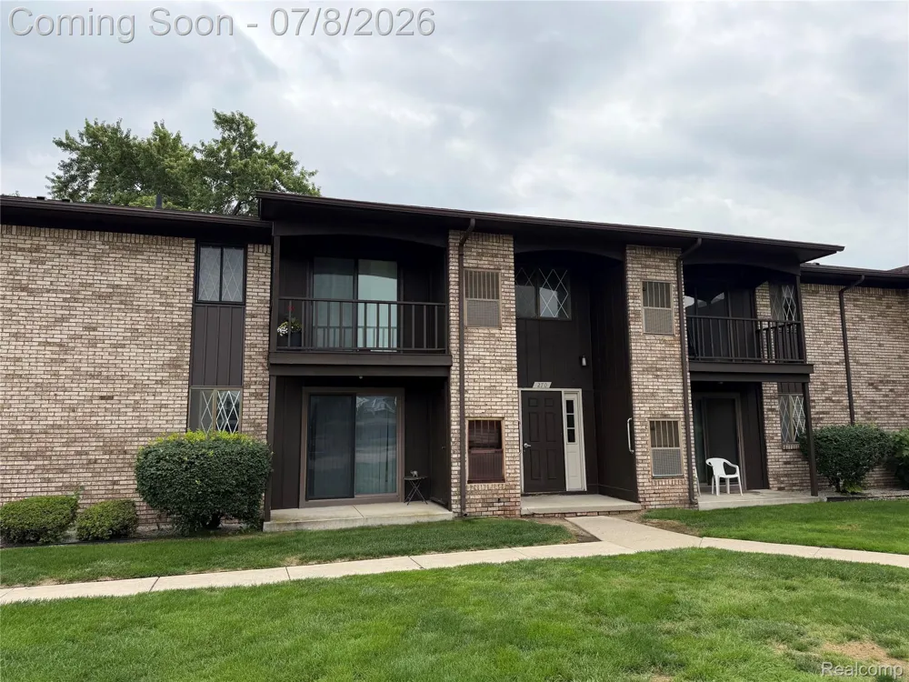 270 E 13 Mile Road #34 Madison Heights City, MI 48071