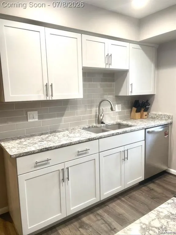270 E 13 Mile Road #34 Madison Heights City, MI 48071