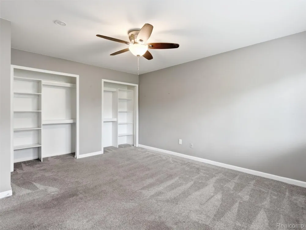 270 E 13 Mile Road #34 Madison Heights City, MI 48071