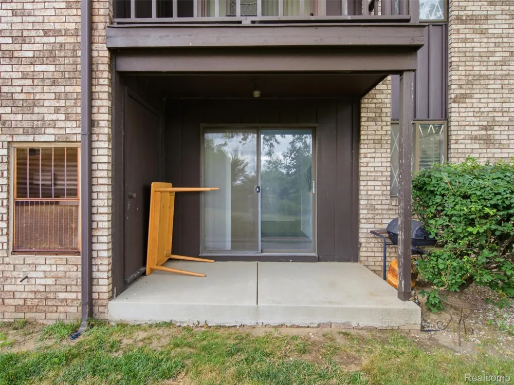 270 E 13 Mile Road #34 Madison Heights City, MI 48071
