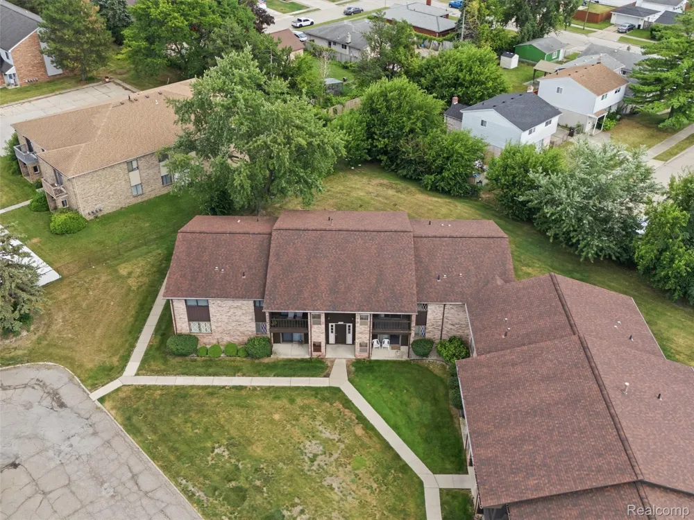 270 E 13 Mile Road #34 Madison Heights City, MI 48071