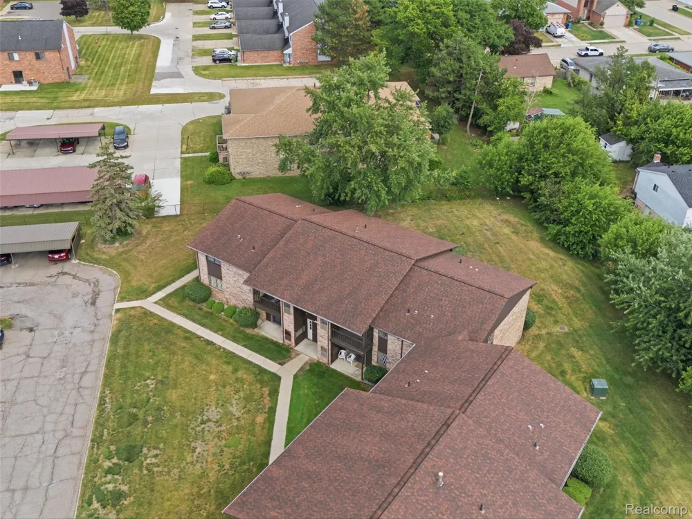 270 E 13 Mile Road #34 Madison Heights City, MI 48071