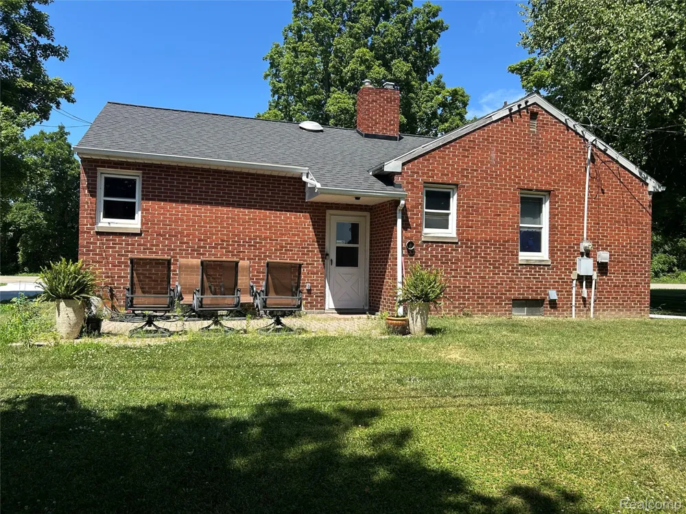 11039 Torrey Road Fenton Charter Township, MI 48430