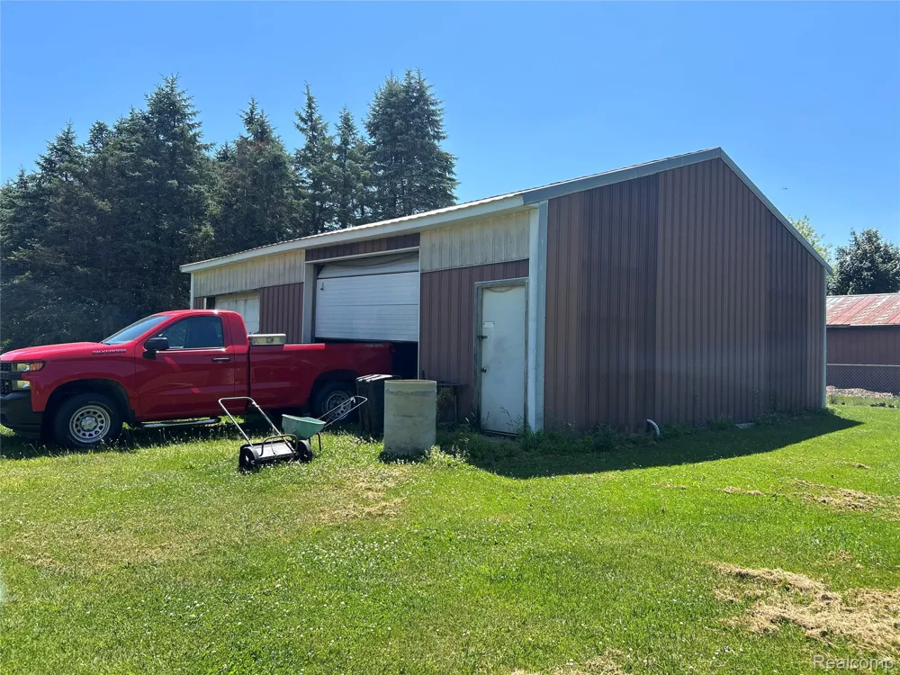 11039 Torrey Road Fenton Charter Township, MI 48430