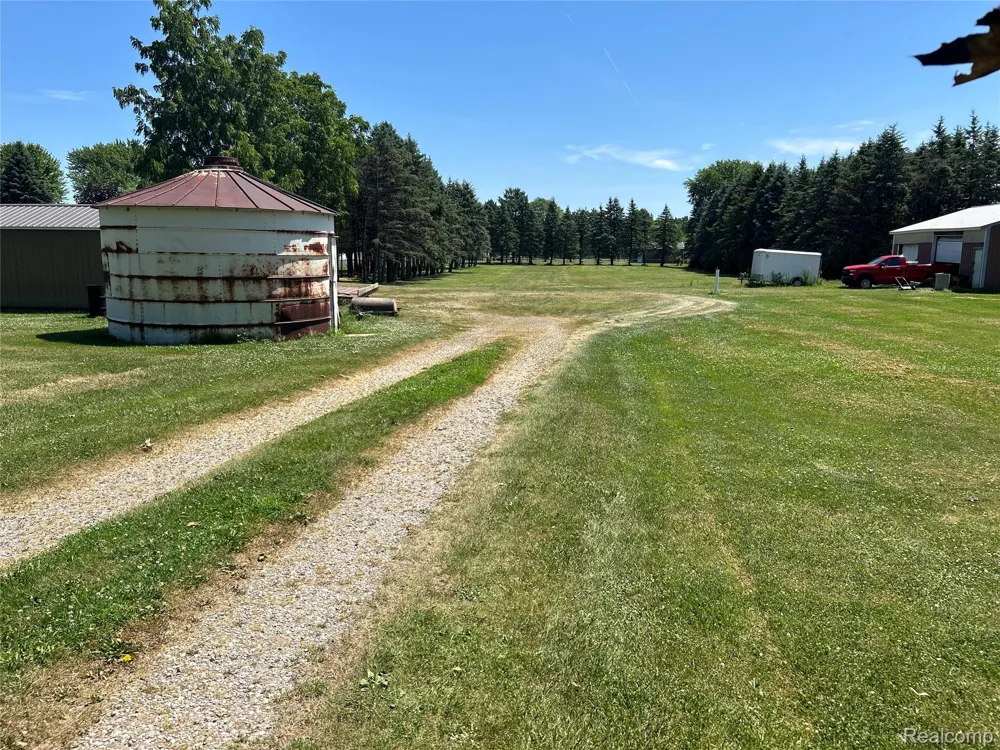 11039 Torrey Road Fenton Charter Township, MI 48430