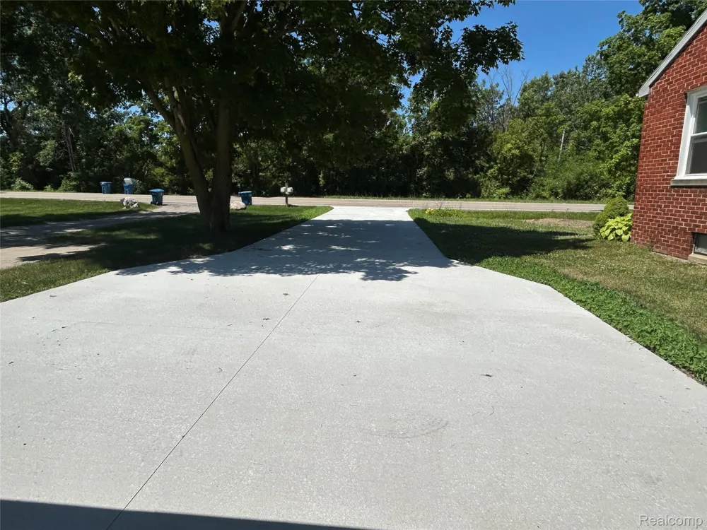 11039 Torrey Road Fenton Charter Township, MI 48430